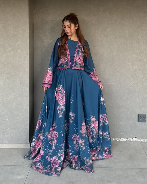Royal Blue Floral 2-Piece Suit (Elegant aur classy look ke liye)